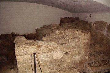 042-02.08. Dom zu SkaraMauerrest der Vorgaengerkirche